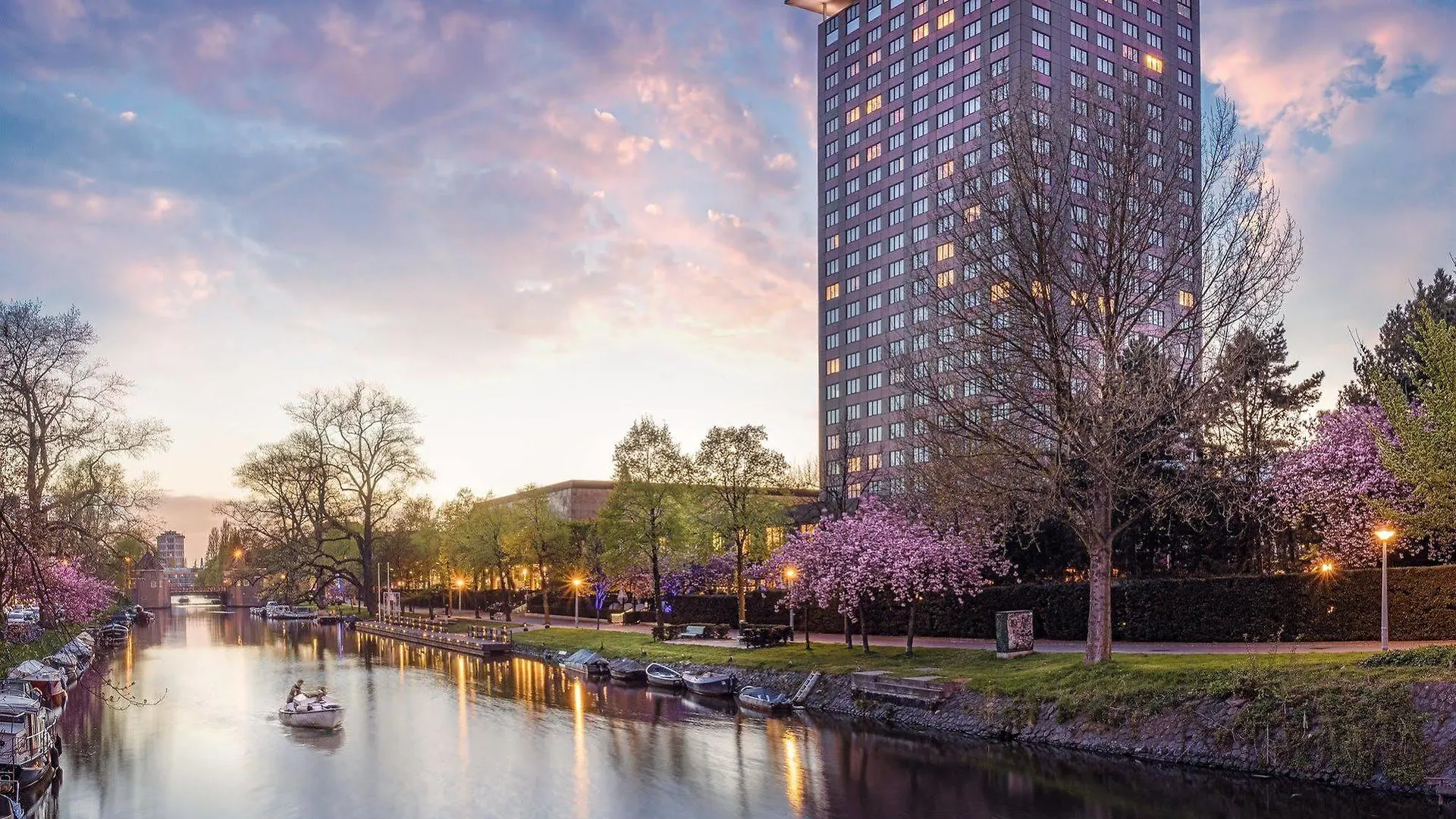Hotel Okura Amsterdam - The Leading Hotels Of The World location