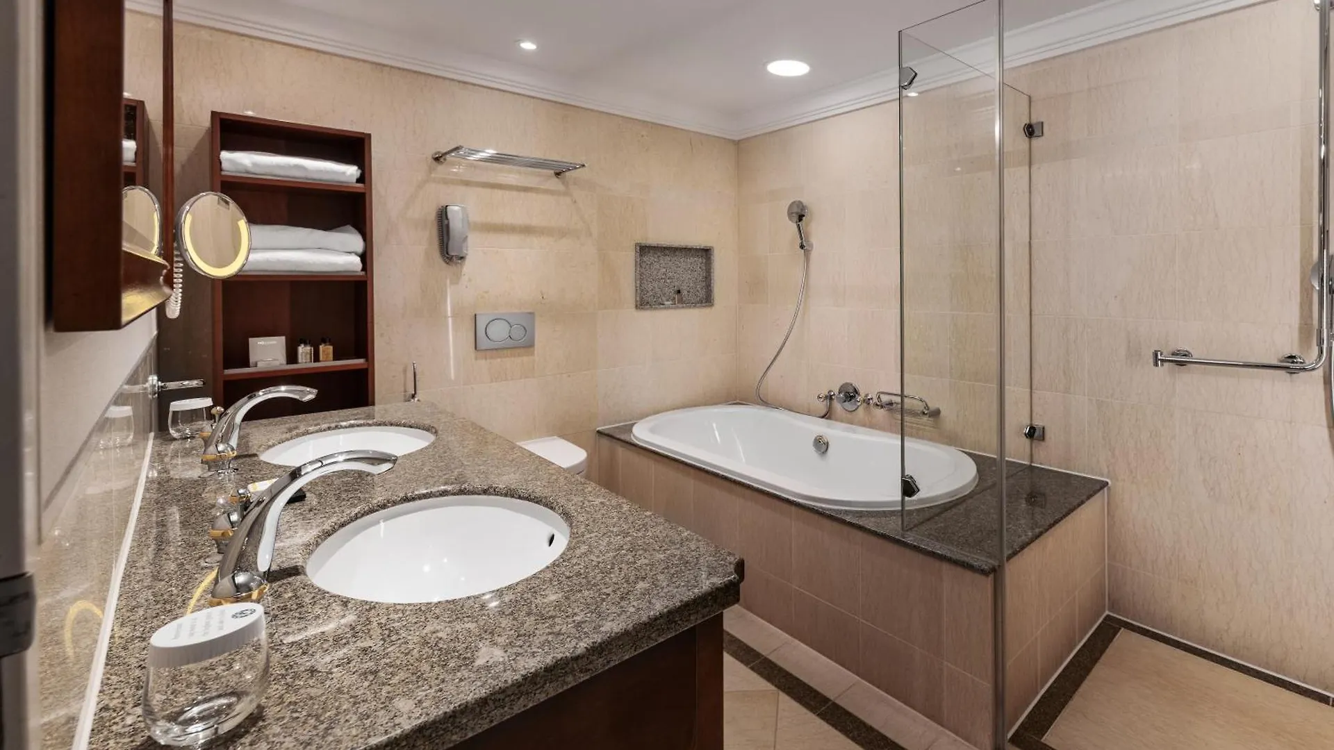 Hotel Okura Amsterdam - The Leading Hotels Of The World